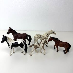 5-piece Horse and Foal Figurines, Scheich and Blip Toys